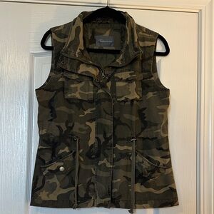 Camouflage Utility Vest with Drawstring Waist